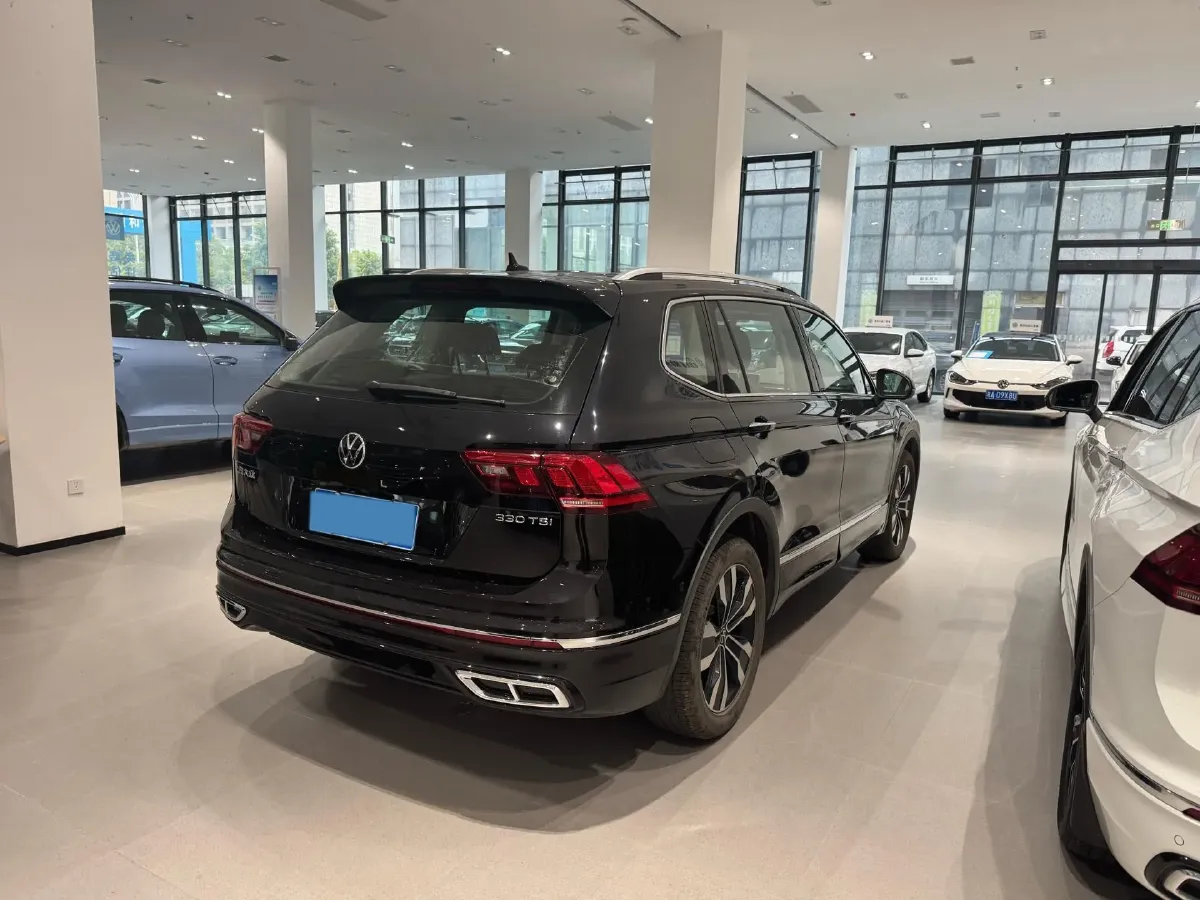 2024 Volkswagen Tiguan L 2.0T 186HP L4 7DCT,autocango,china used car exporter,china ev exporter,chinese used car exporter,chinese used ev exporter