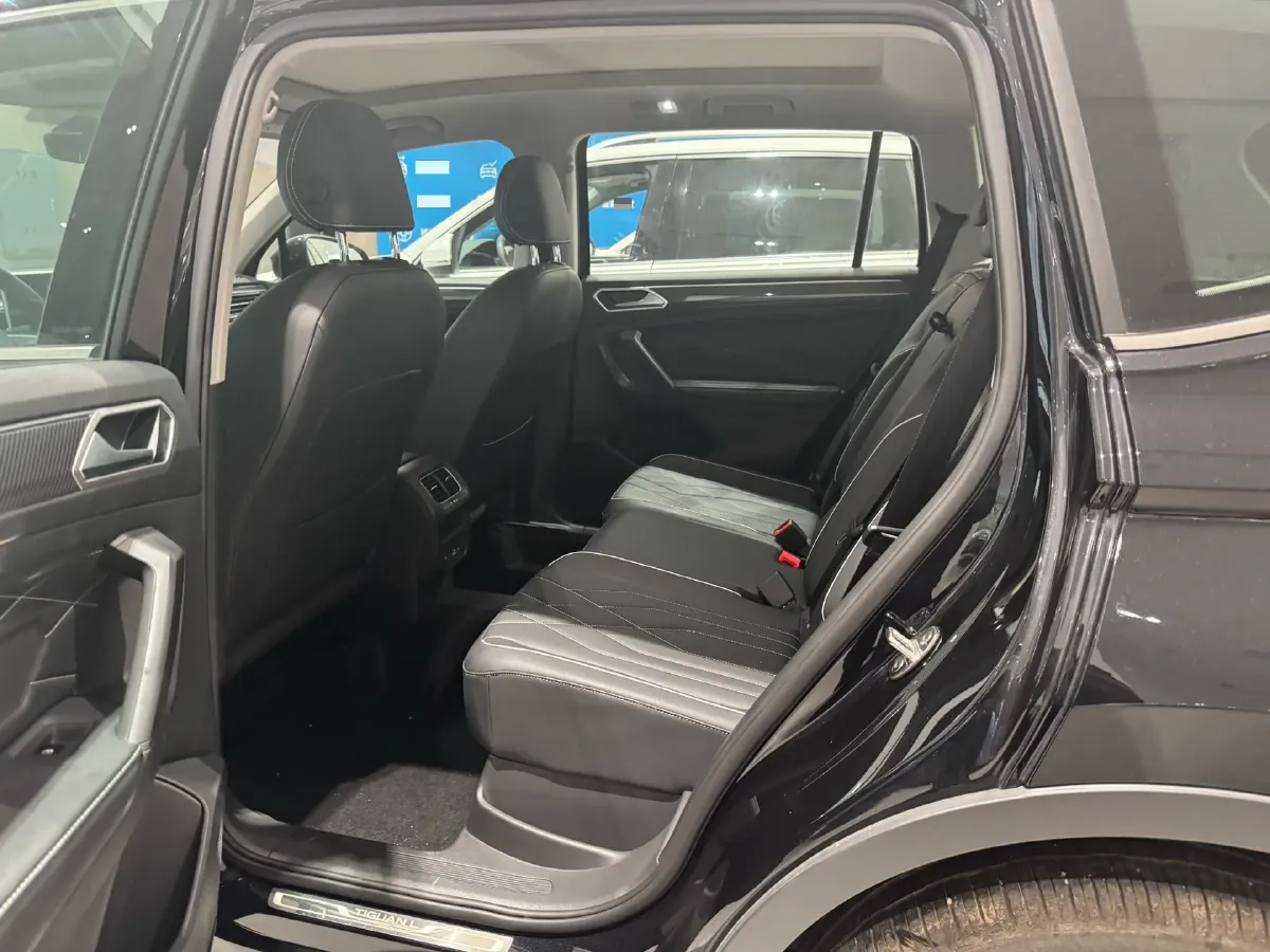 2024 Volkswagen Tiguan L 2.0T 186HP L4 7DCT,autocango,china used car exporter,china ev exporter,chinese used car exporter,chinese used ev exporter
