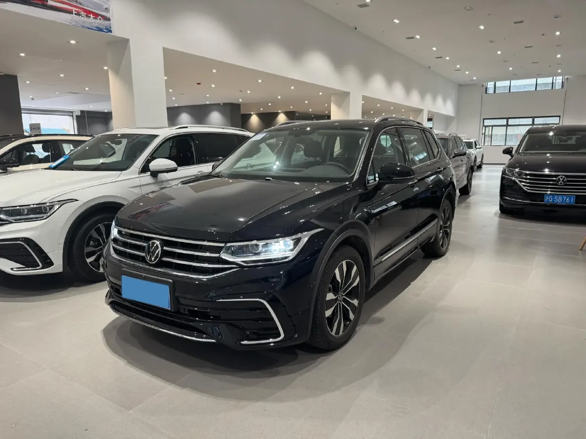 2024 Volkswagen Tiguan L 2.0T 186HP L4 7DCT,autocango,china used car exporter,china ev exporter,chinese used car exporter,chinese used ev exporter