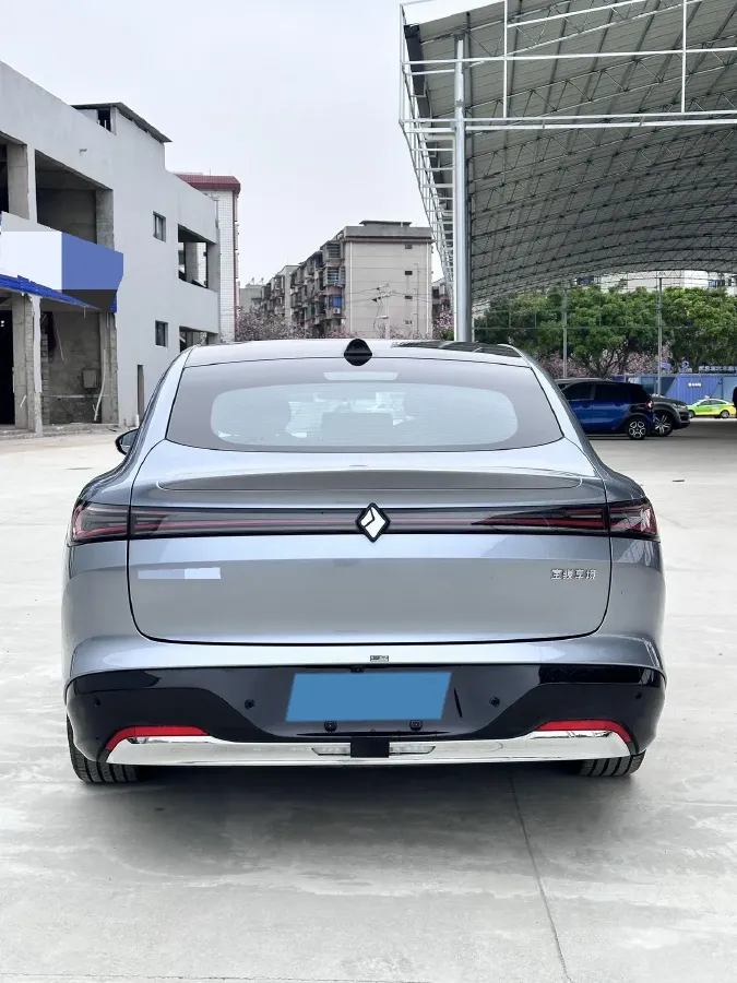 2025 BaoJun XiangJing 1.5T 143HP L4 1DHT PHEV,autocango,china used car exporter,china ev exporter,chinese used car exporter,chinese used ev exporter