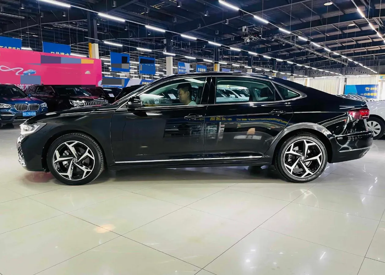 2024 Volkswagen Passat 2.0T 220HP L4 7DCT,autocango,china used car exporter,china ev exporter,chinese used car exporter,chinese used ev exporter