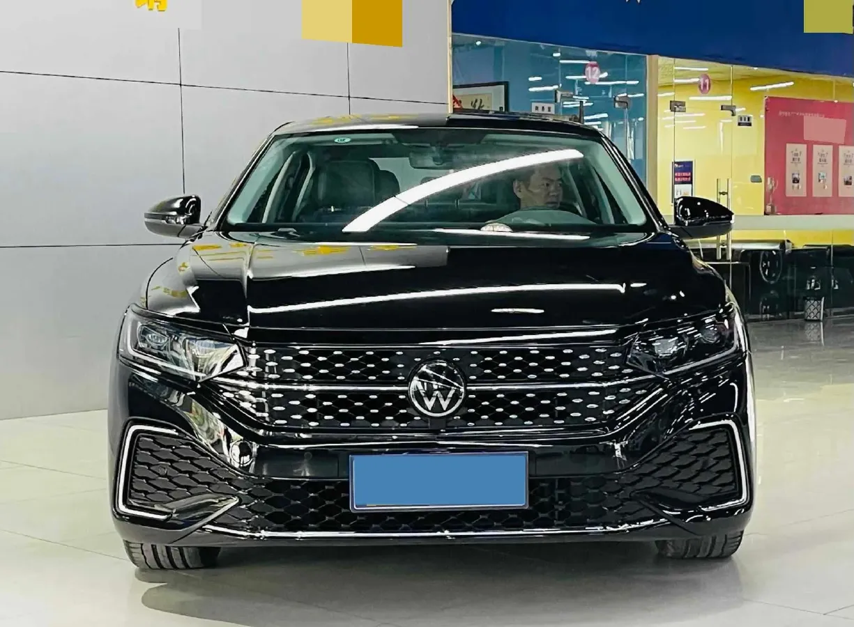 2024 Volkswagen Passat 2.0T 220HP L4 7DCT,autocango,china used car exporter,china ev exporter,chinese used car exporter,chinese used ev exporter