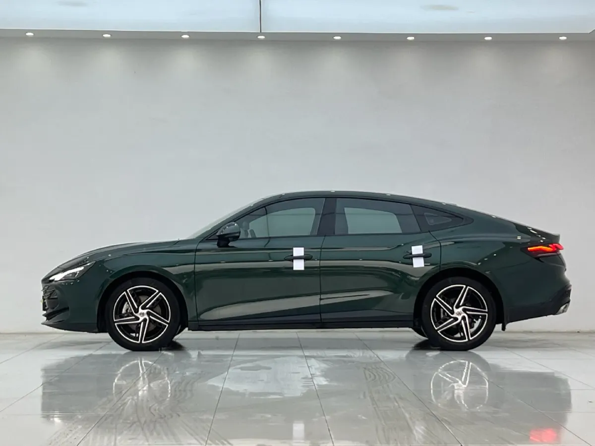 2023 MG 7 1.5T 188HP L4 7DCT,autocango,china used car exporter,china ev exporter,chinese used car exporter,chinese used ev exporter