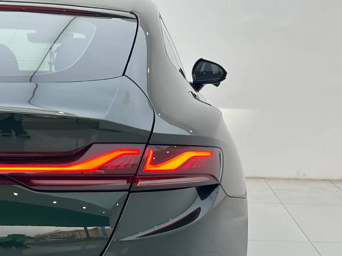 2023 MG 7 1.5T 188HP L4 7DCT,autocango,china used car exporter,china ev exporter,chinese used car exporter,chinese used ev exporter