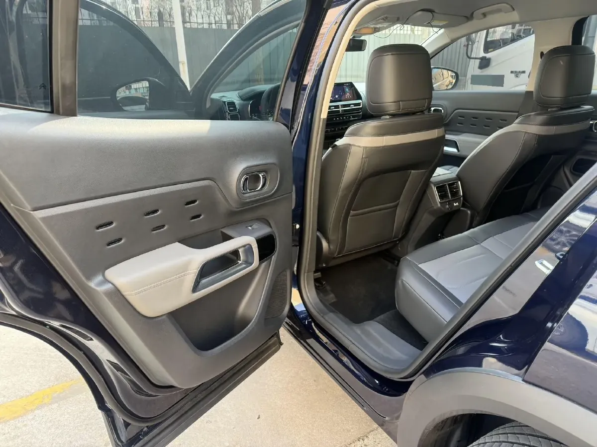 2023 Citroen C5 Aircross 1.6T 175HP L4 8AT,autocango,china used car exporter,china ev exporter,chinese used car exporter,chinese used ev exporter