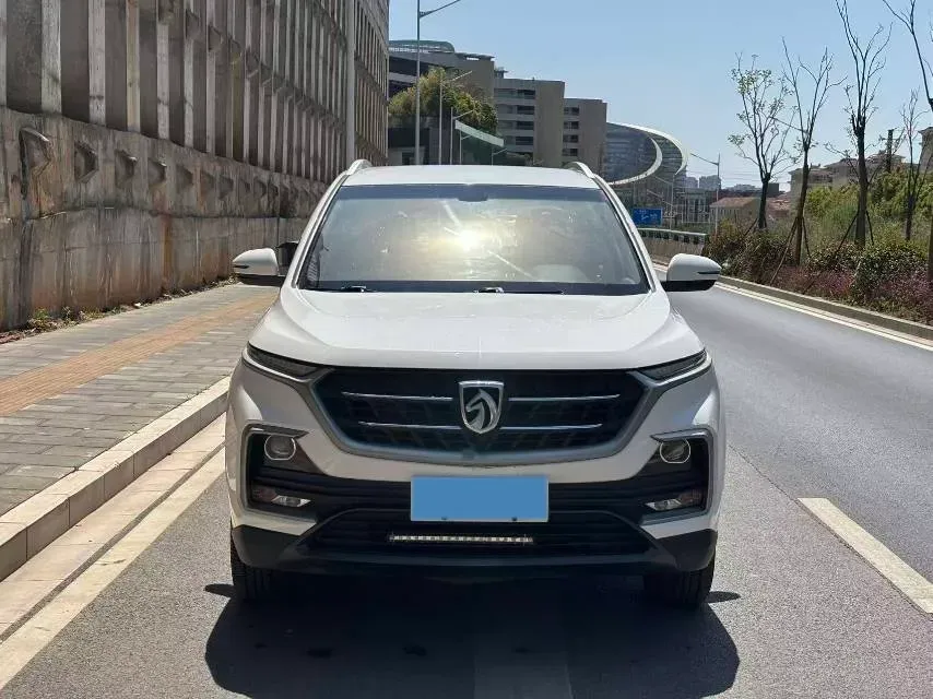 2019 BaoJun 530 1.5T 150HP L4 6MT,autocango,china used car exporter,china ev exporter,chinese used car exporter,chinese used ev exporter