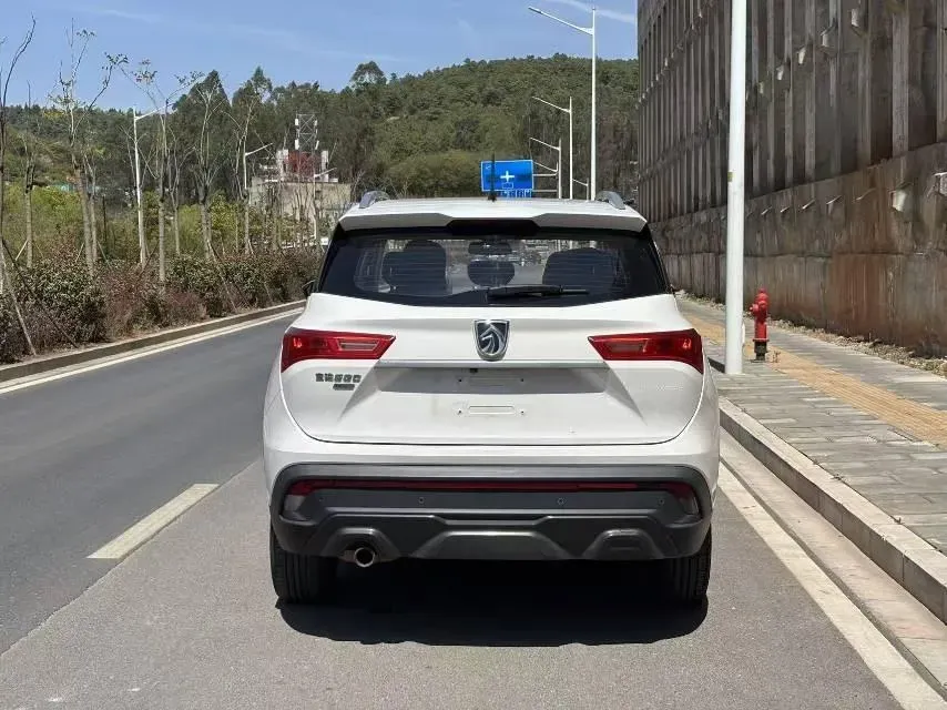 2019 BaoJun 530 1.5T 150HP L4 6MT,autocango,china used car exporter,china ev exporter,chinese used car exporter,chinese used ev exporter