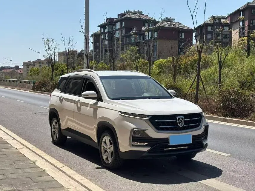 2019 BaoJun 530 1.5T 150HP L4 6MT,autocango,china used car exporter,china ev exporter,chinese used car exporter,chinese used ev exporter