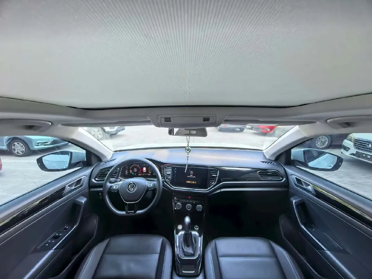 2021 Volkswagen T-Roc 1.4T 150HP L4 7DCT,autocango,china used car exporter,china ev exporter,chinese used car exporter,chinese used ev exporter