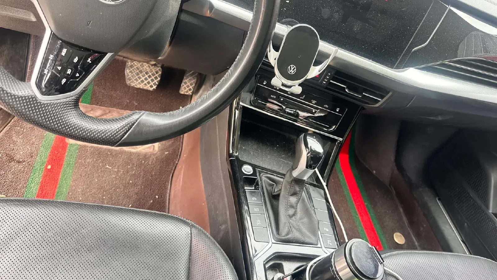 2023 Volkswagen Passat 2.0T 220HP L4 7DCT,autocango,china used car exporter,china ev exporter,chinese used car exporter,chinese used ev exporter