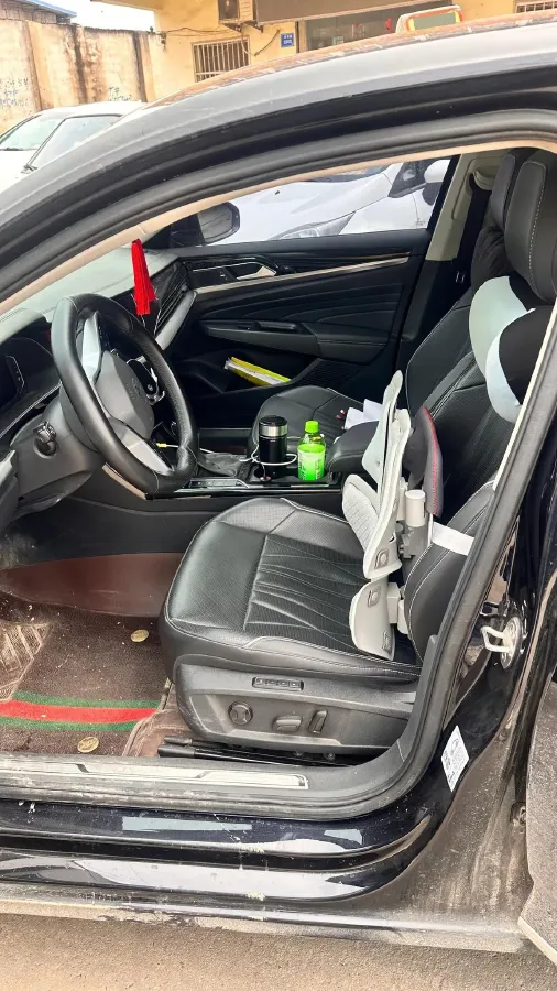 2023 Volkswagen Passat 2.0T 220HP L4 7DCT,autocango,china used car exporter,china ev exporter,chinese used car exporter,chinese used ev exporter