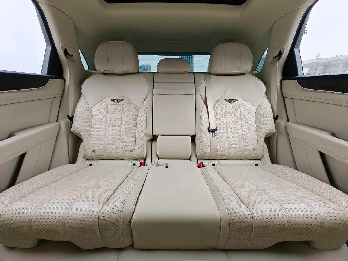 2021 Bentley Bentayga 4.0T 550HP V8 8AT,autocango,china used car exporter,china ev exporter,chinese used car exporter,chinese used ev exporter