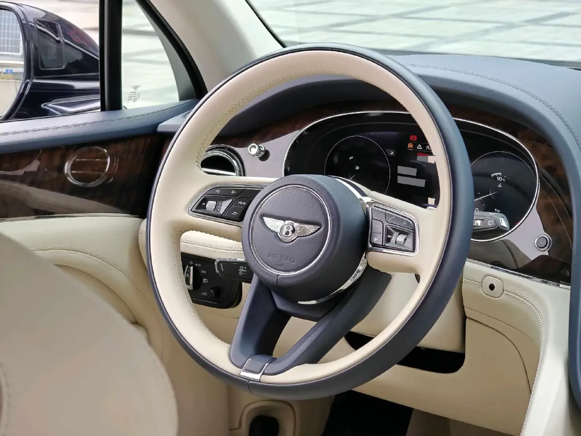 2021 Bentley Bentayga 4.0T 550HP V8 8AT,autocango,china used car exporter,china ev exporter,chinese used car exporter,chinese used ev exporter