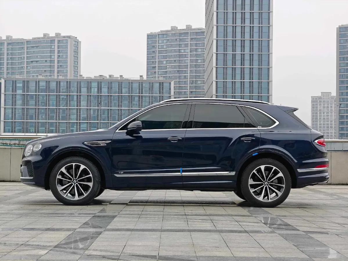 2021 Bentley Bentayga 4.0T 550HP V8 8AT,autocango,china used car exporter,china ev exporter,chinese used car exporter,chinese used ev exporter