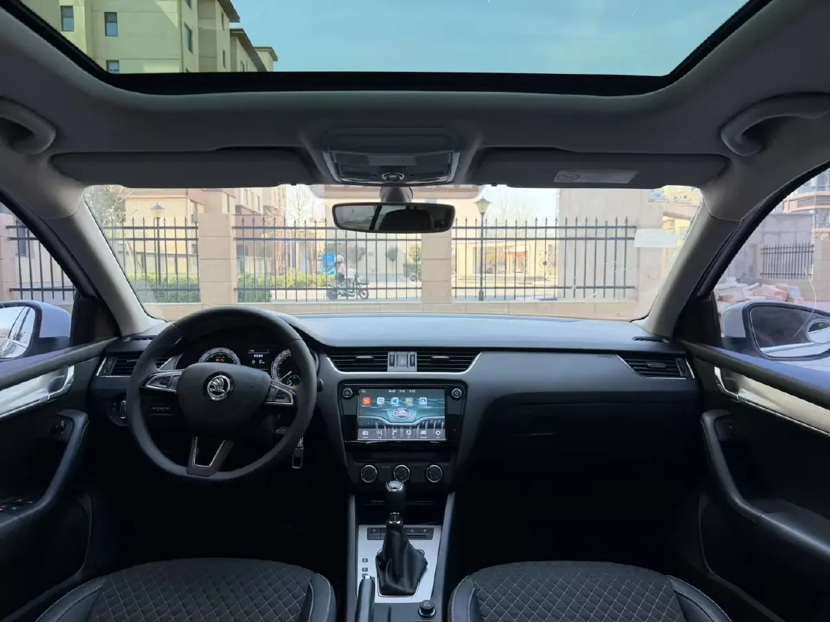 2019 Skoda Octavia 1.2T 116HP L4 7DCT,autocango,china used car exporter,china ev exporter,chinese used car exporter,chinese used ev exporter