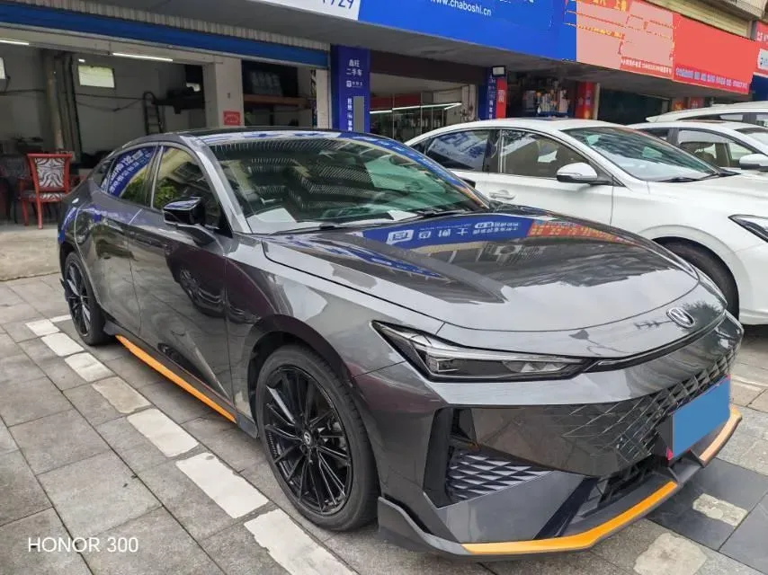 2022 ChangAn Raeton CC 1.5T 188HP L4 7DCT,autocango,china used car exporter,china ev exporter,chinese used car exporter,chinese used ev exporter