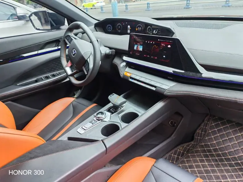 2022 ChangAn Raeton CC 1.5T 188HP L4 7DCT,autocango,china used car exporter,china ev exporter,chinese used car exporter,chinese used ev exporter