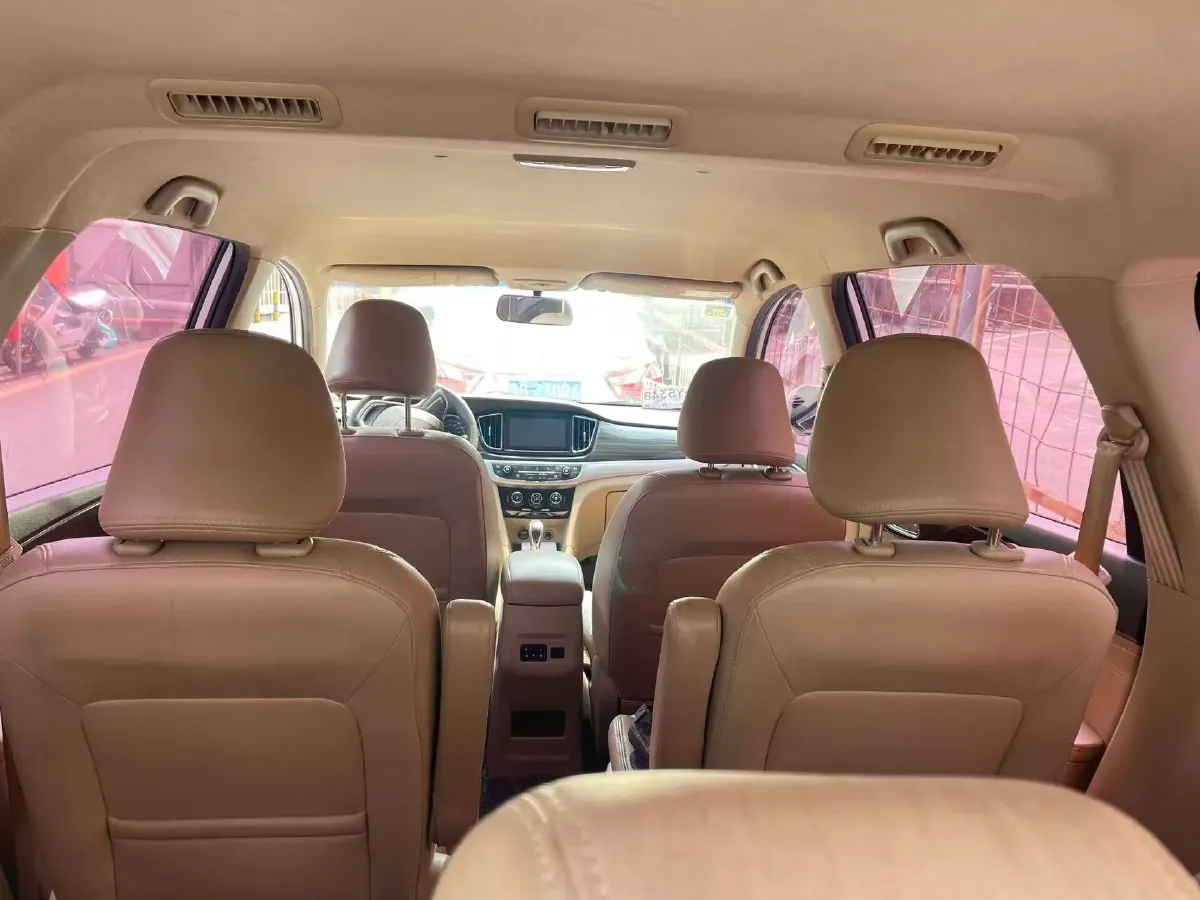 2016 BaoJun 730 1.5L 112HP L4 5MT,autocango,china used car exporter,china ev exporter,chinese used car exporter,chinese used ev exporter