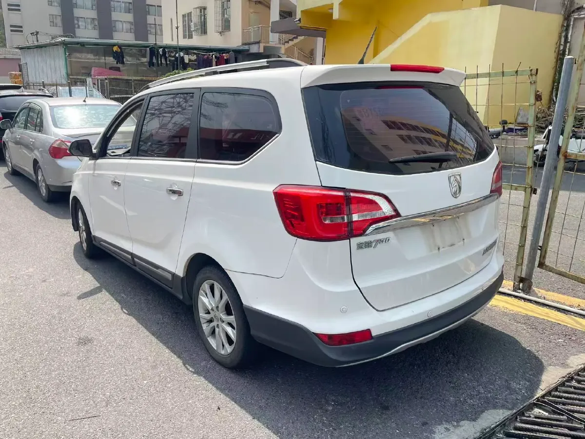 2016 BaoJun 730 1.5L 112HP L4 5MT,autocango,china used car exporter,china ev exporter,chinese used car exporter,chinese used ev exporter