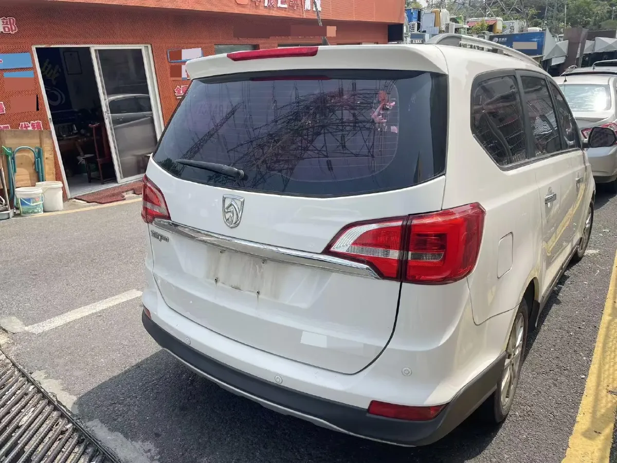 2016 BaoJun 730 1.5L 112HP L4 5MT,autocango,china used car exporter,china ev exporter,chinese used car exporter,chinese used ev exporter