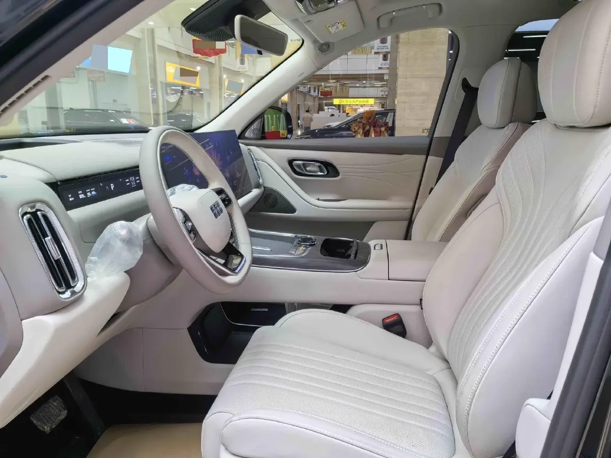 2025 Volkswagen Tiguan L 2.0T 220HP L4 7DCT,autocango,china used car exporter,china ev exporter,chinese used car exporter,chinese used ev exporter