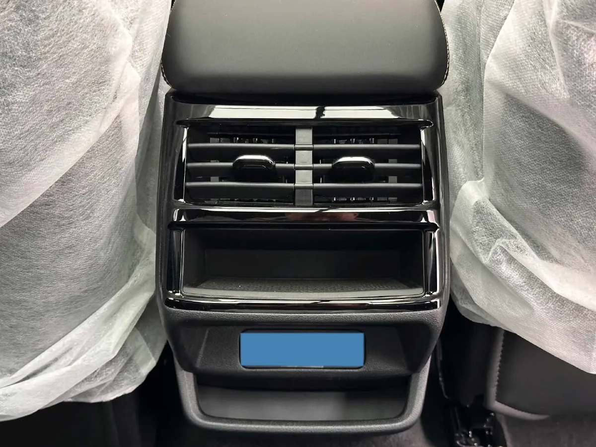 2024 Geely Monjaro 2.0T 218HP L4 7DCT,autocango,china used car exporter,china ev exporter,chinese used car exporter,chinese used ev exporter