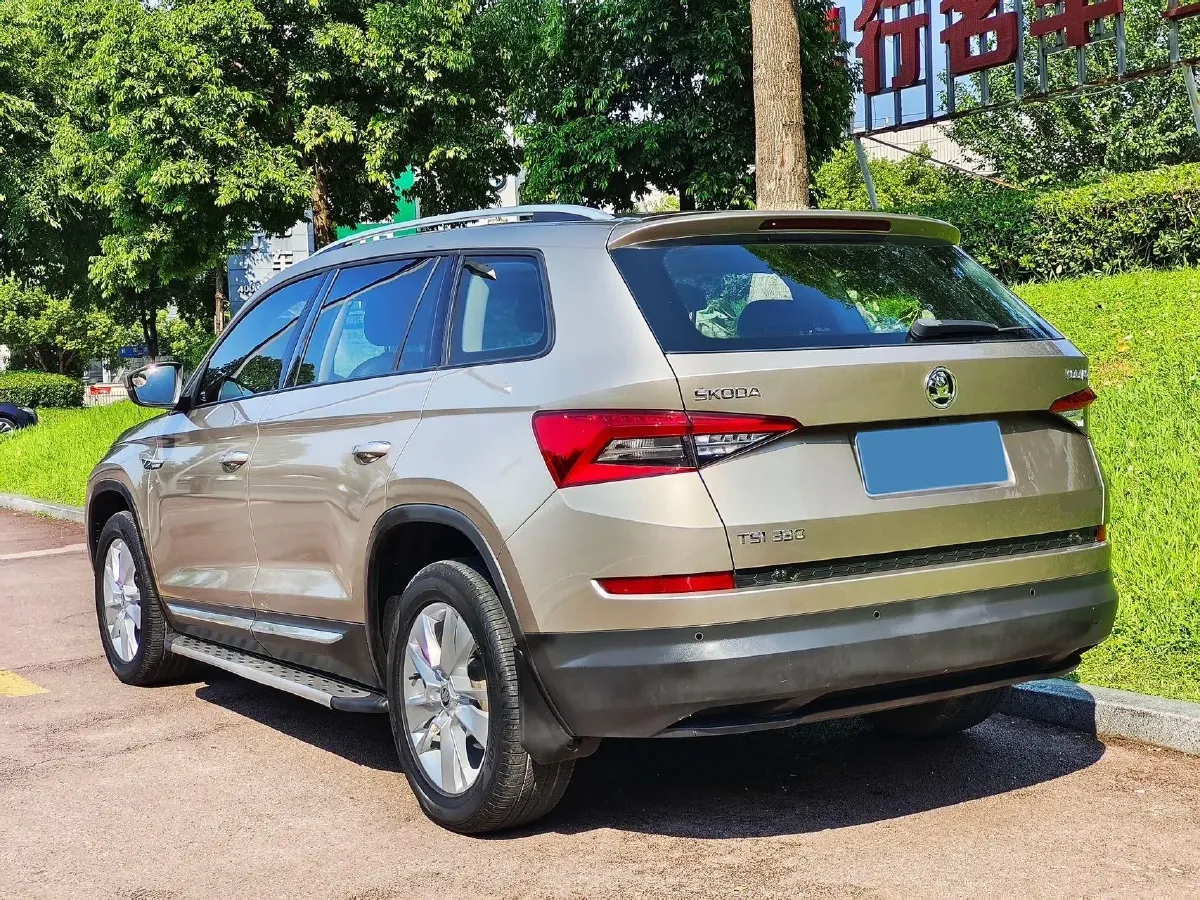 2018 Skoda Kodiak 2.0T 186HP L4 7DCT,autocango,china used car exporter,china ev exporter,chinese used car exporter,chinese used ev exporter