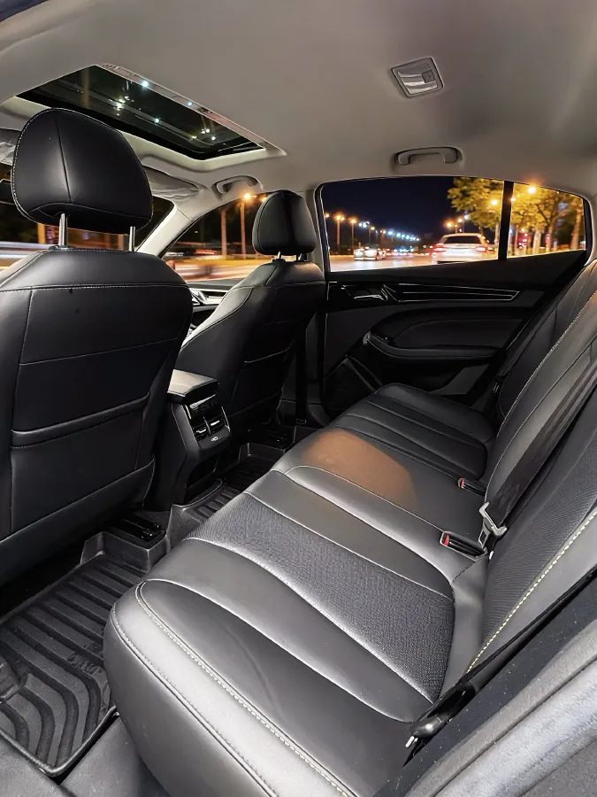 2021 Roewe i5 1.5L 120HP L4 CVT,autocango,china used car exporter,china ev exporter,chinese used car exporter,chinese used ev exporter