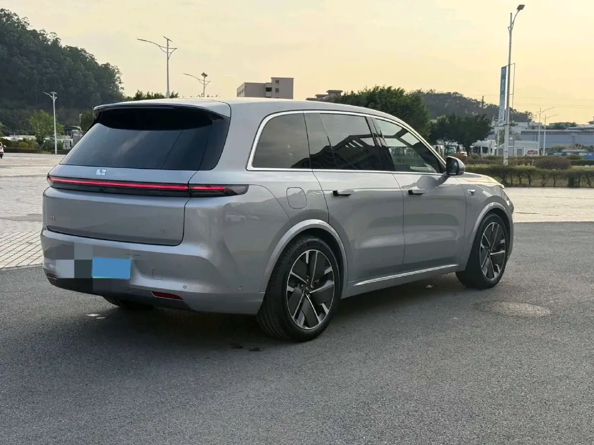 2025 Li L8 Range Extended 154HP REEV,autocango,china used car exporter,china ev exporter,chinese used car exporter,chinese used ev exporter