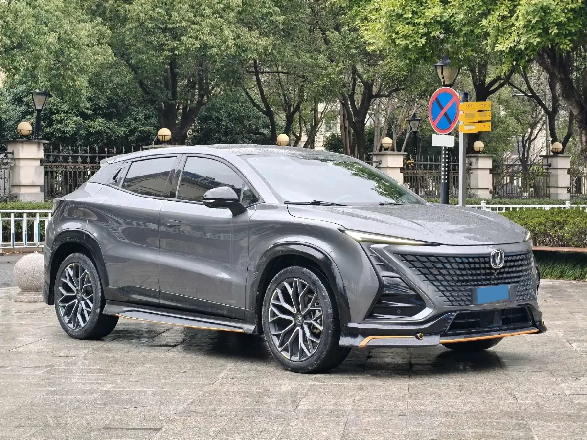2022 ChangAn UNI-T 1.5T 188HP L4 7DCT,autocango,china used car exporter,china ev exporter,chinese used car exporter,chinese used ev exporter