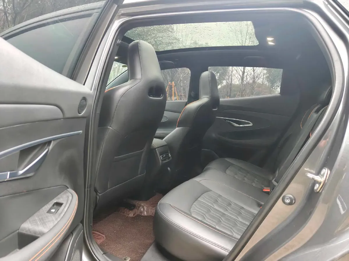 2022 ChangAn UNI-T 1.5T 188HP L4 7DCT,autocango,china used car exporter,china ev exporter,chinese used car exporter,chinese used ev exporter