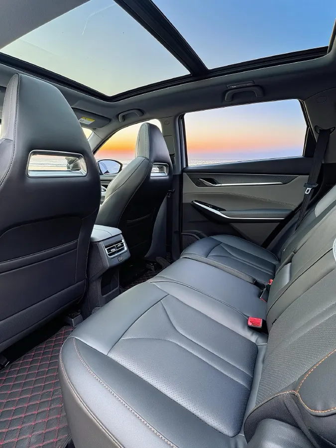 2022 ChangAn CS75 Plus 2.0T 233HP L4 8AT,autocango,china used car exporter,china ev exporter,chinese used car exporter,chinese used ev exporter