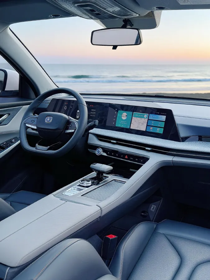 2022 ChangAn CS75 Plus 2.0T 233HP L4 8AT,autocango,china used car exporter,china ev exporter,chinese used car exporter,chinese used ev exporter