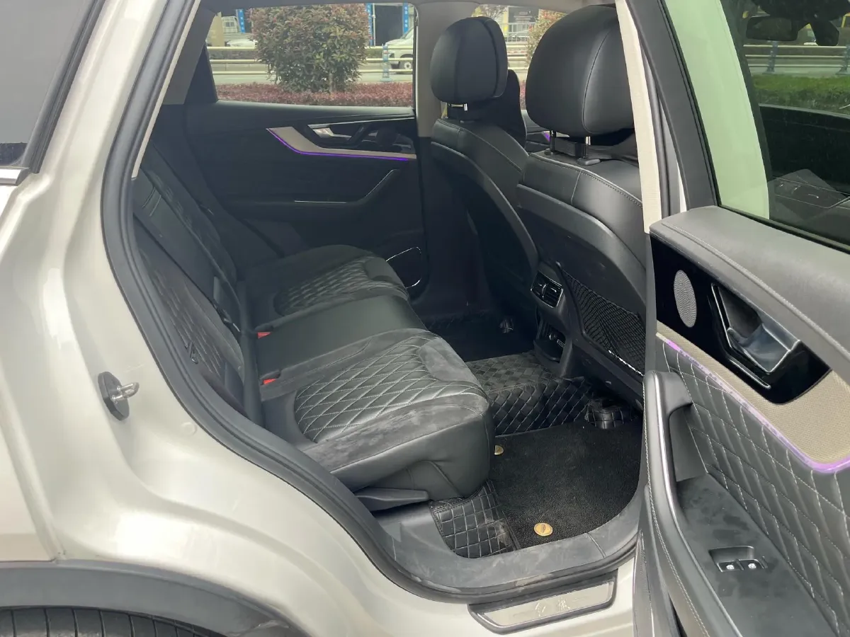 2019 HongQi HS5 2.0T 224HP L4 6AT,autocango,china used car exporter,china ev exporter,chinese used car exporter,chinese used ev exporter