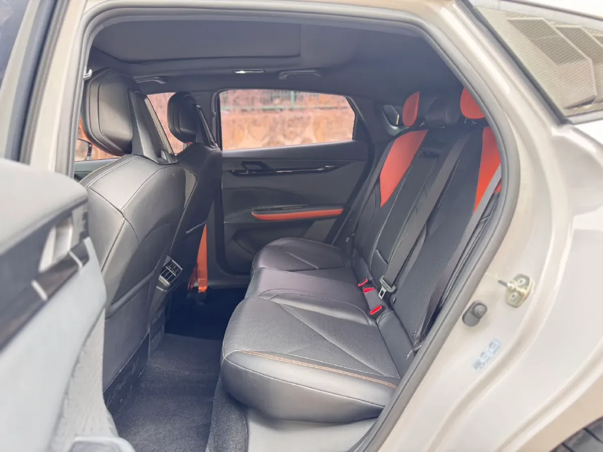 2023 ChangAn UNI-V 1.5T 188HP L4 7DCT,autocango,china used car exporter,china ev exporter,chinese used car exporter,chinese used ev exporter