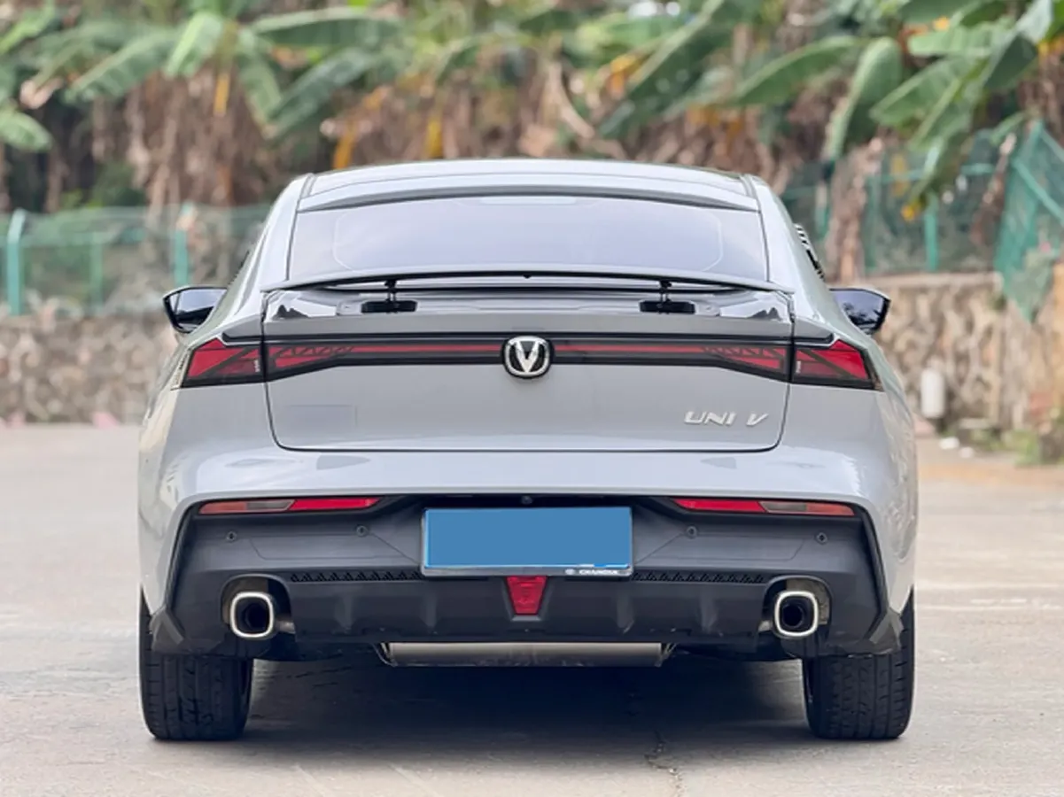 2023 ChangAn UNI-V 1.5T 188HP L4 7DCT,autocango,china used car exporter,china ev exporter,chinese used car exporter,chinese used ev exporter