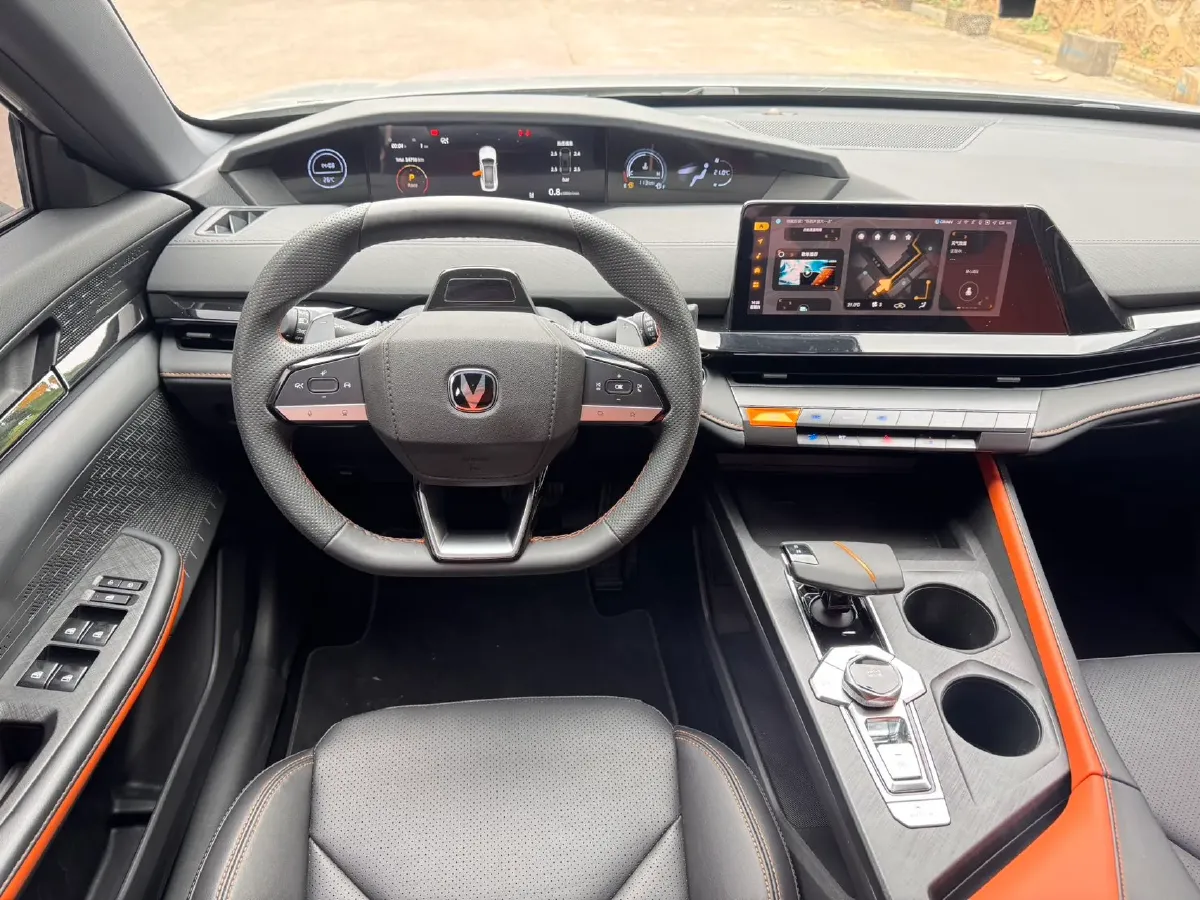 2023 ChangAn UNI-V 1.5T 188HP L4 7DCT,autocango,china used car exporter,china ev exporter,chinese used car exporter,chinese used ev exporter