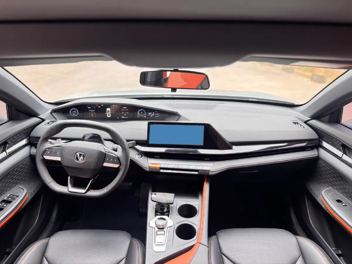 2023 ChangAn UNI-V 1.5T 188HP L4 7DCT,autocango,china used car exporter,china ev exporter,chinese used car exporter,chinese used ev exporter