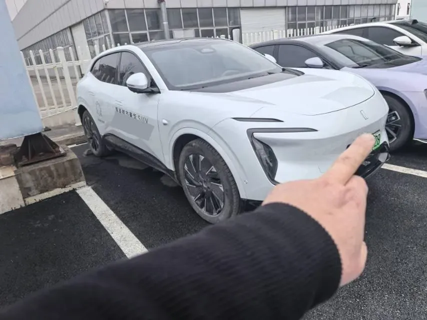 2024 Avatr 07 BEV 82.16KWH,autocango,china used car exporter,china ev exporter,chinese used car exporter,chinese used ev exporter