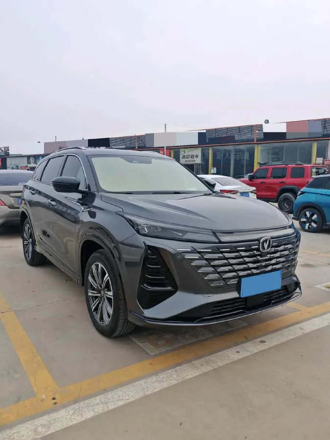 2025 ChangAn CS75 Plus 1.5T 188HP L4 8AT,autocango,china used car exporter,china ev exporter,chinese used car exporter,chinese used ev exporter
