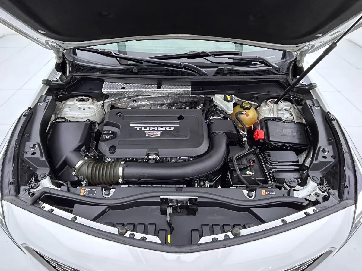 2021 Cadillac XT4 2.0T 237HP L4 9AT,autocango,china used car exporter,china ev exporter,chinese used car exporter,chinese used ev exporter