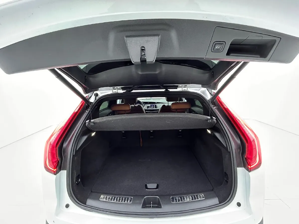 2021 Cadillac XT4 2.0T 237HP L4 9AT,autocango,china used car exporter,china ev exporter,chinese used car exporter,chinese used ev exporter