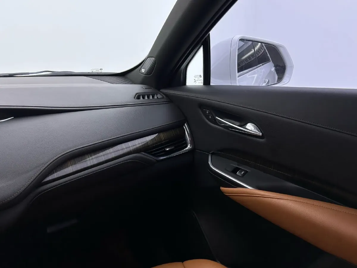 2021 Cadillac XT4 2.0T 237HP L4 9AT,autocango,china used car exporter,china ev exporter,chinese used car exporter,chinese used ev exporter