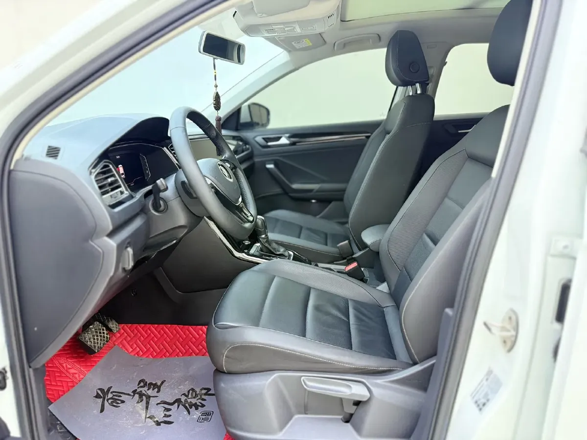 2021 Volkswagen T-Roc 1.4T 150HP L4 7DCT,autocango,china used car exporter,china ev exporter,chinese used car exporter,chinese used ev exporter