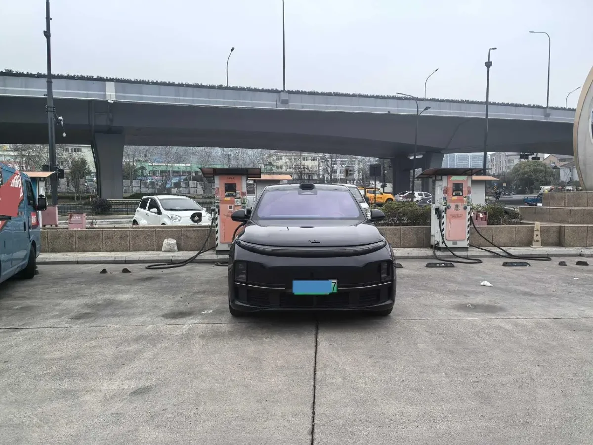 2024 Li L8 Range Extended 154HP REEV 42.8KWH,autocango,china used car exporter,china ev exporter,chinese used car exporter,chinese used ev exporter