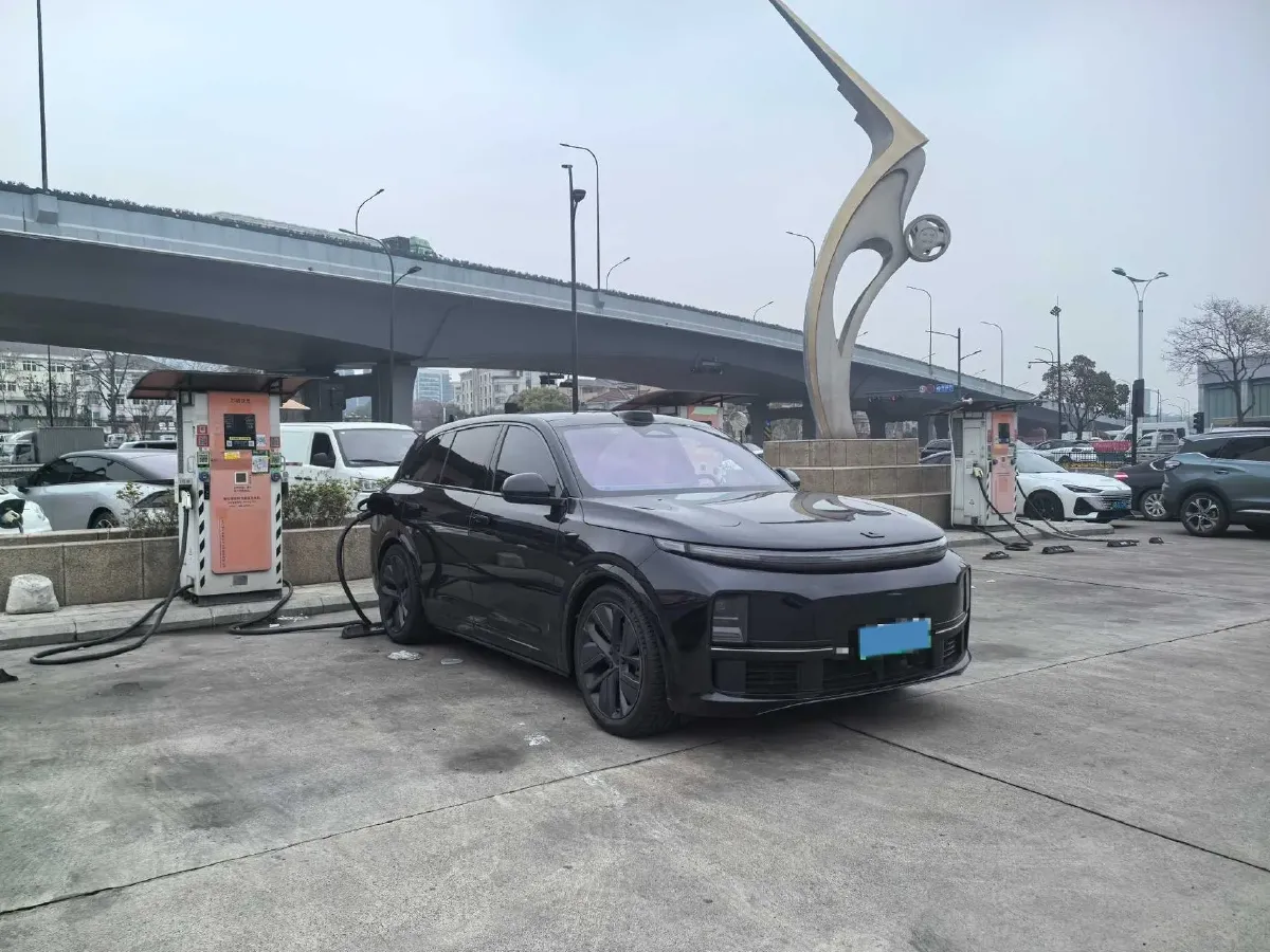 2024 Li L8 Range Extended 154HP REEV 42.8KWH,autocango,china used car exporter,china ev exporter,chinese used car exporter,chinese used ev exporter