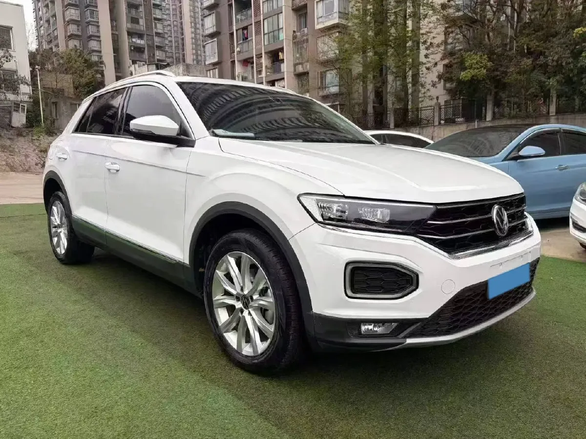 2023 Volkswagen T-Roc 1.5T 160HP L4 7DCT,autocango,china used car exporter,china ev exporter,chinese used car exporter,chinese used ev exporter