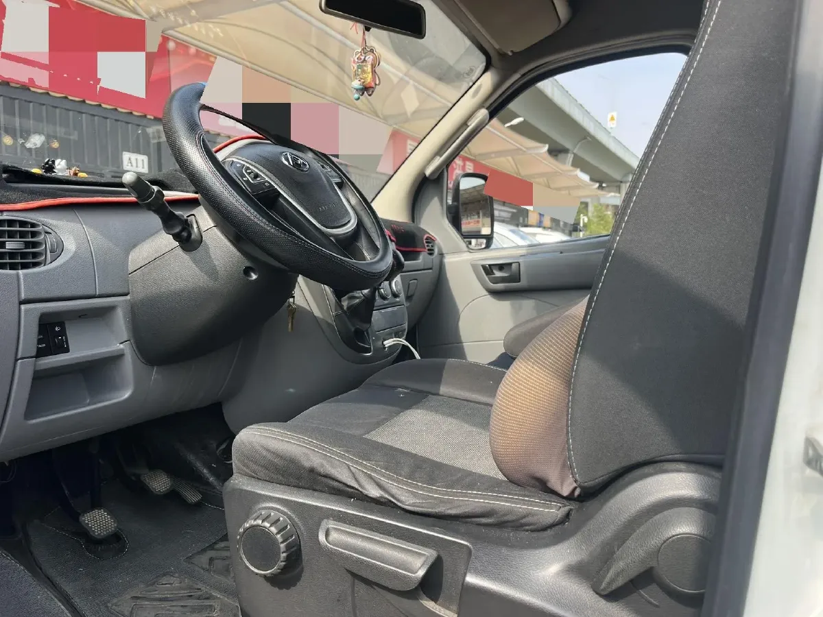 2020 MAXUS XinTu V80 2.5T 136HP L4 6MT,autocango,china used car exporter,china ev exporter,chinese used car exporter,chinese used ev exporter