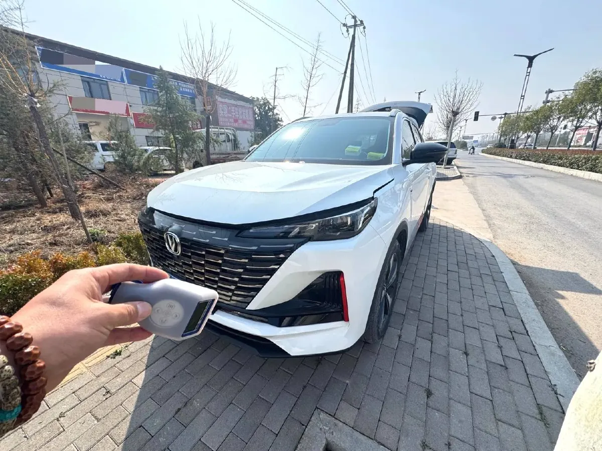 2022 ChangAn Oshan X7 Plus 1.5T 188HP L4 7DCT,autocango,china used car exporter,china ev exporter,chinese used car exporter,chinese used ev exporter