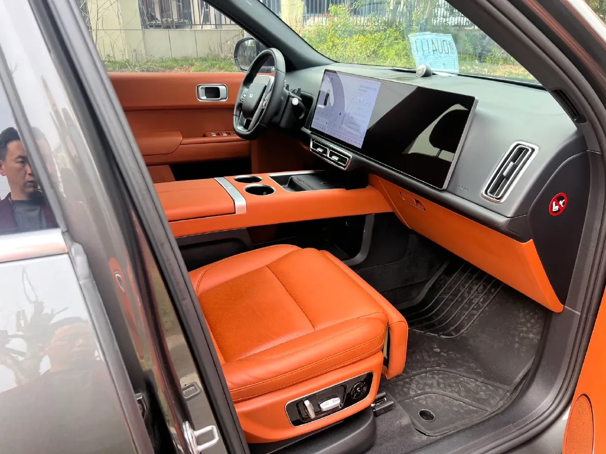 2023 Li L8 Range Extended 154HP REEV 40.9KWH,autocango,china used car exporter,china ev exporter,chinese used car exporter,chinese used ev exporter